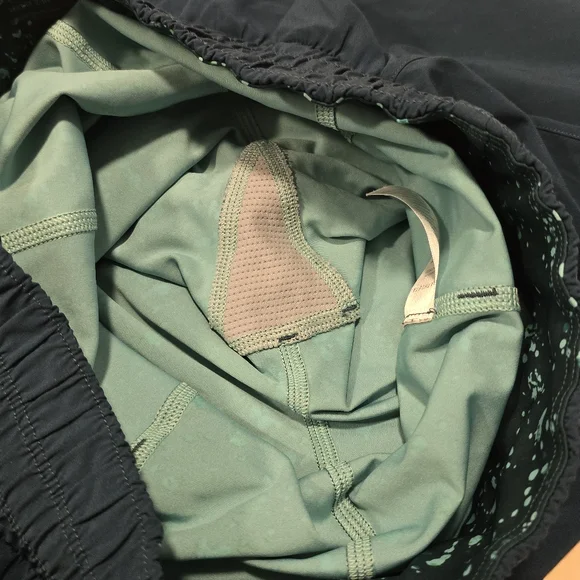 Athleta teal HIIT 2-in-1 short - Picture 6 of 8